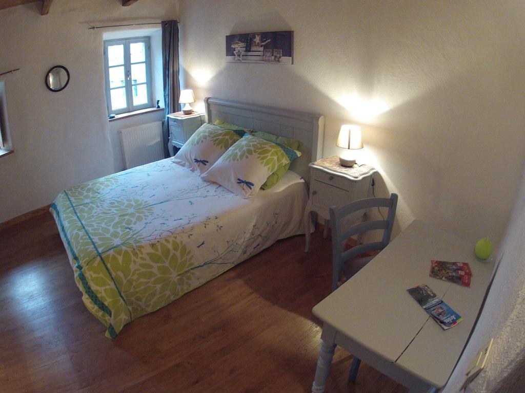 Salomony Chambre D'Hotes Marcols-les-Eaux Room photo